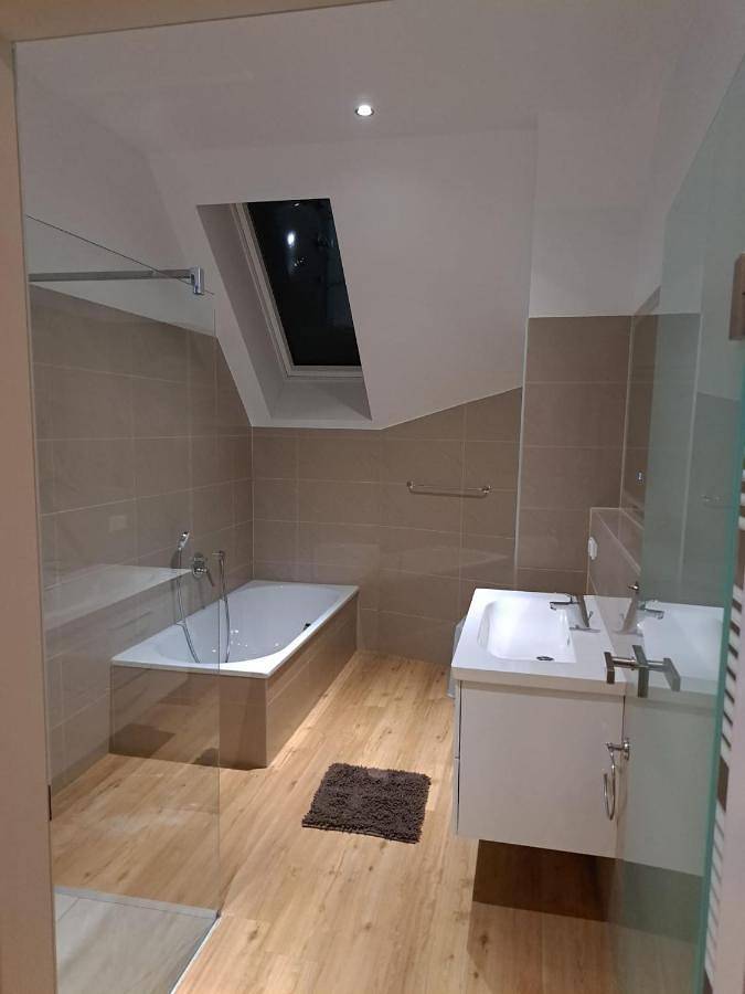 Three-Bedroom House in Guntramsdorf, Bezirk Mödling