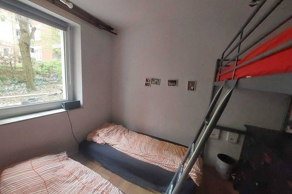 Ganze Wohnung, Family Friendly Funhouse Centrally Located in Ottensen in Ottensen Hamburg, Hamburg