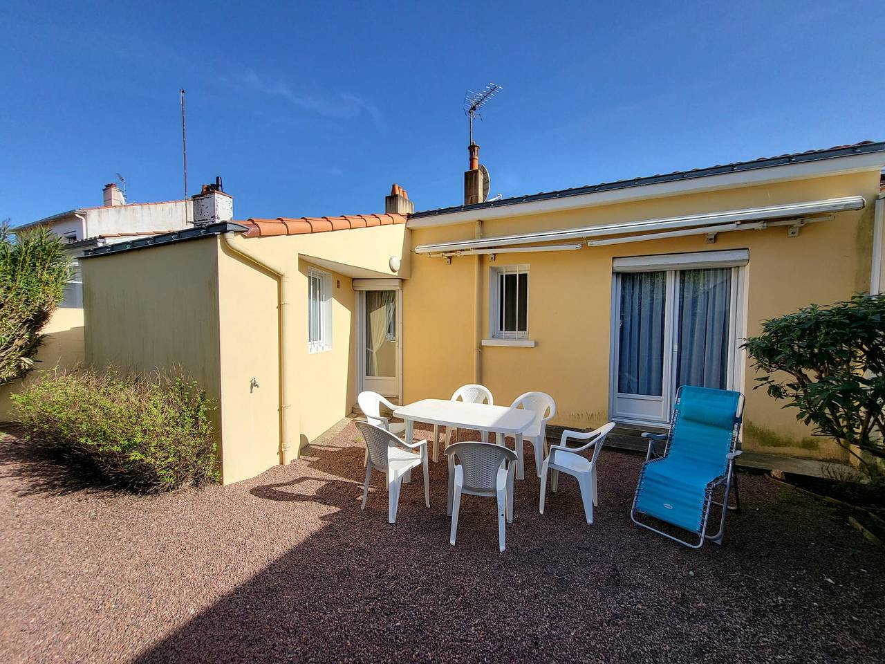 Charmant T3 avec Jardin Clos à 700m de la Plage et Commerces in Les Sables-d'Olonne, Vendée