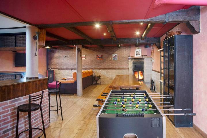 Maison de campagne pour 9 personnes, avec Balcon ainsi que Terrasse et Jardin