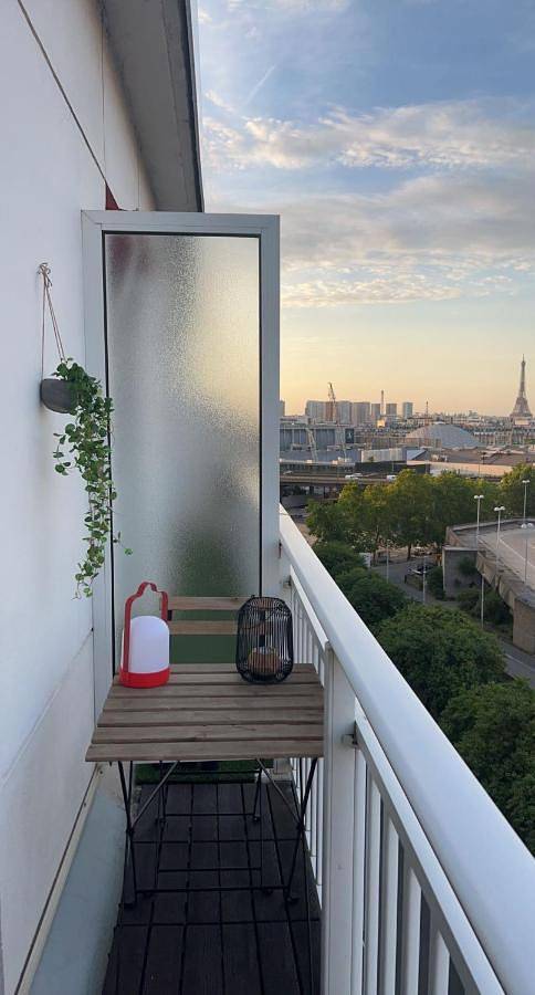 Chambre d’hôte pour 2 personnes, avec Balcon et Terrasse ainsi que Jardin et Vue à Issy-les-Moulineaux