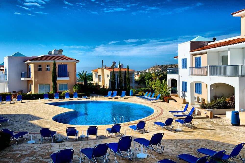 Ganze Wohnung, Atemberaubendes Penthouse mit Meerblick, großer Dachterrasse und Pool. in Peyia, Südzypern