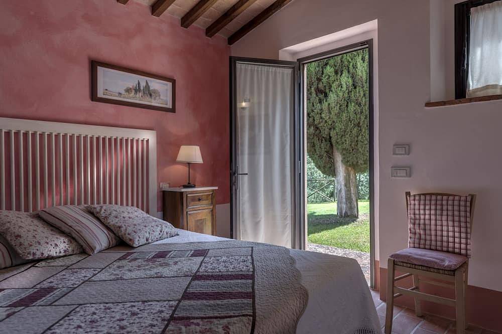 Cottage in San Gimignano, Siena Province