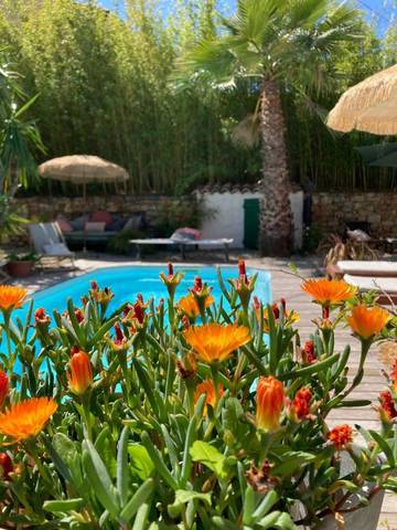 Chambre d’hôte pour 2 personnes, avec jardin ainsi que vue et piscine à Sanary-sur-Mer
