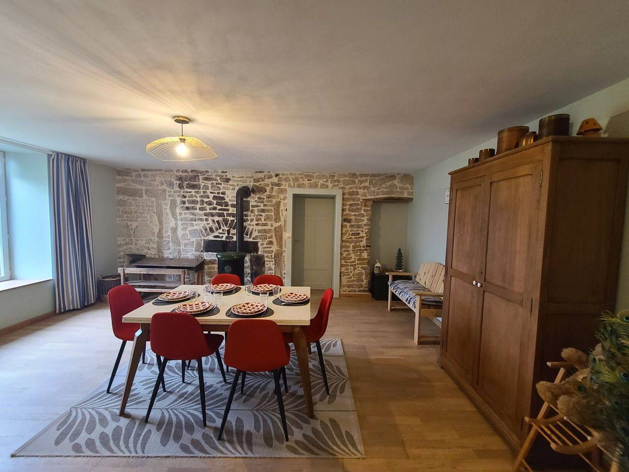 Gîte familial 6 pers, vallée Vosges, proche Vittel, parking, jardin in Remicourt (Vosges), Neufchâteau