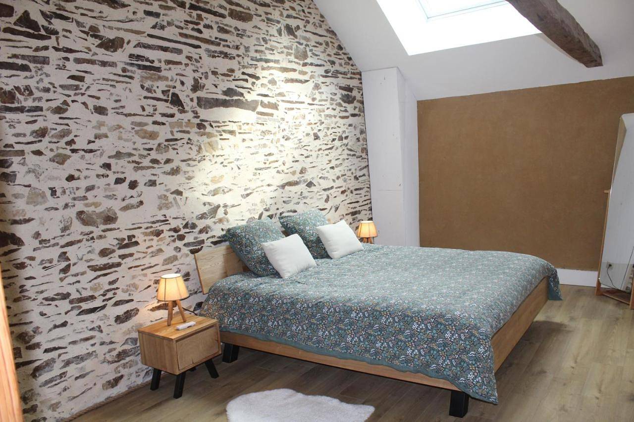 Two-Bedroom House in Saint-Médard-sur-Ille, Région de Rennes
