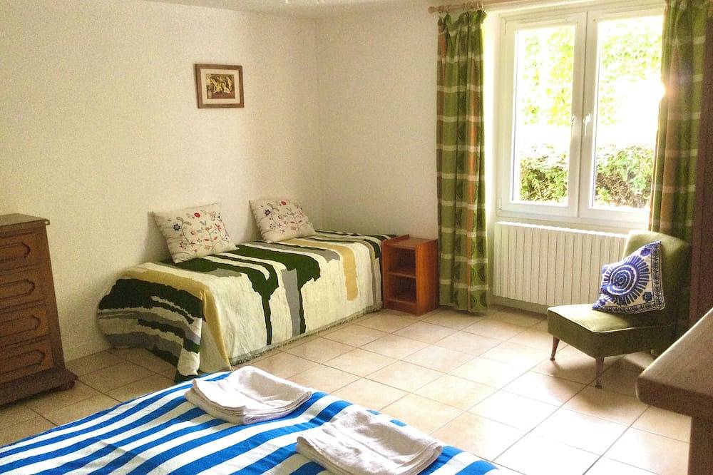 Appartement entier, Peace and Tranquility at The Bird House in Vasles, Deux-Sèvres