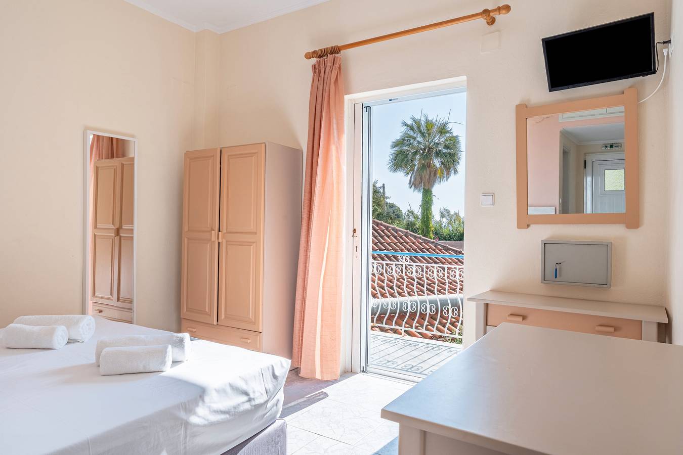 Appartement 'Alex Bar 2' met zeezicht, Wi-Fi en airconditioning in Sarakiniko Strand, Preveza periferie-district