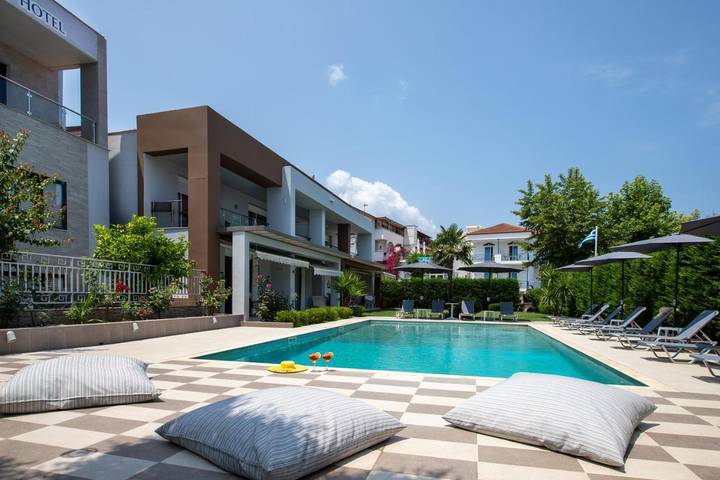 Ferienhaus für 10 Personen, mit Balkon und Terrasse sowie Garten und Pool