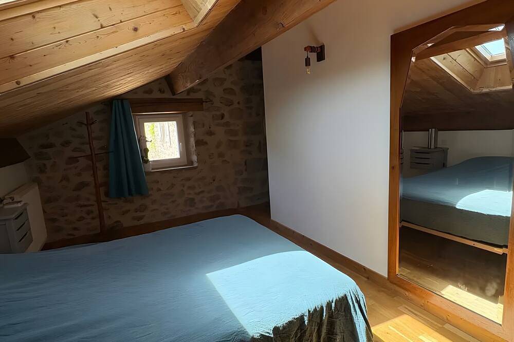 Chambre d’hôtes « Myrtille » avec terrasse partagée, jardin commun et Wi-Fi in Saint-Julien-Labrousse, Parc naturel régional des Monts d'Ardèche