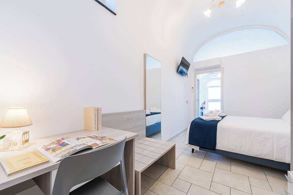 Geheel appartement, Jorì is the ideal home for a relaxing break with breathtaking views of Amalfi. in Tovere, Amalfikust