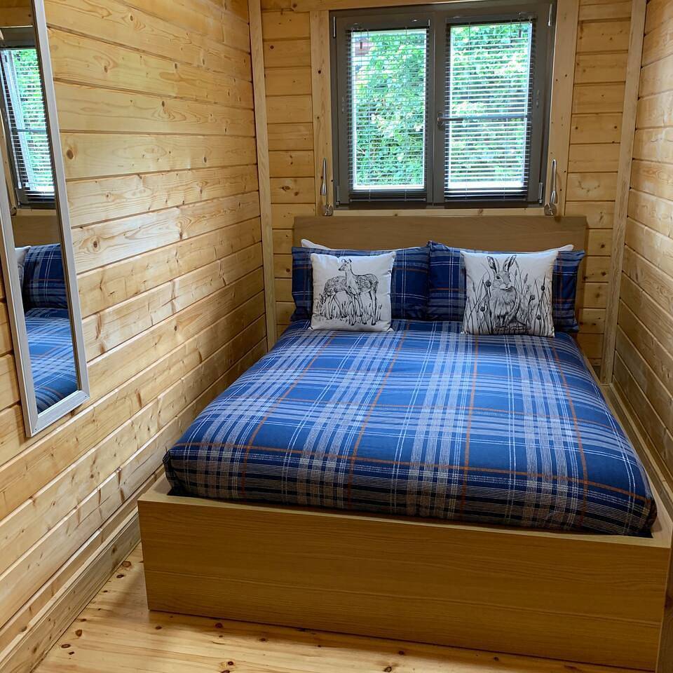 Immaculate Cabin 5 mins to Inverness Dog friendly in Highlands