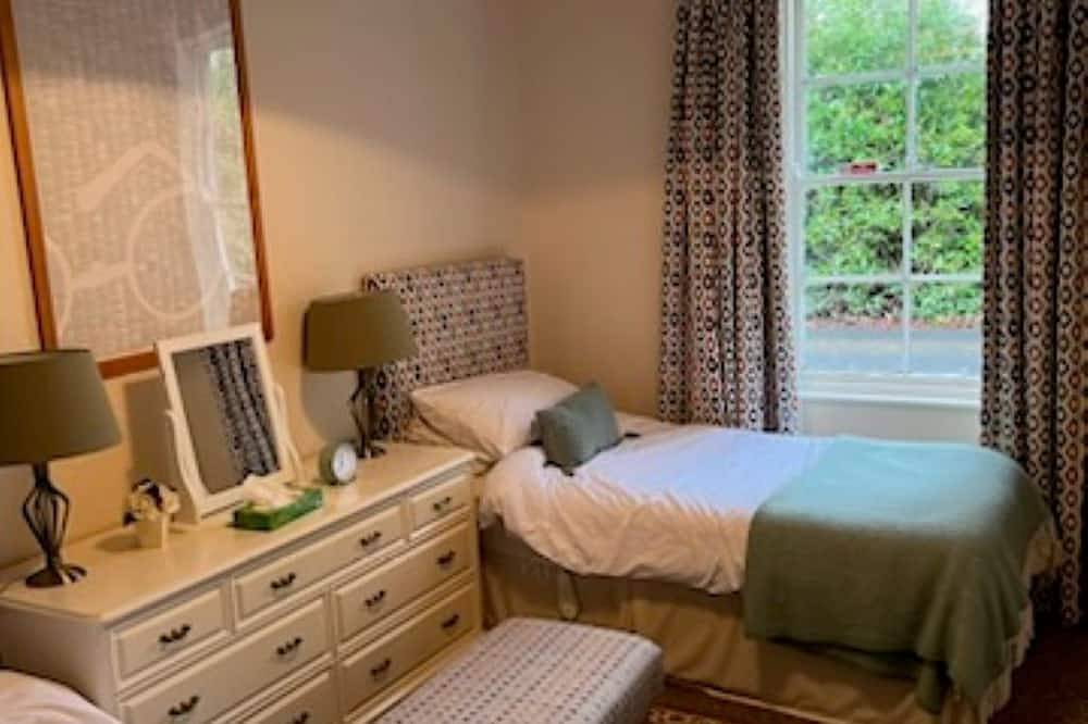 The Lodge- charming cottage on private country house estate in Scottish Borders
