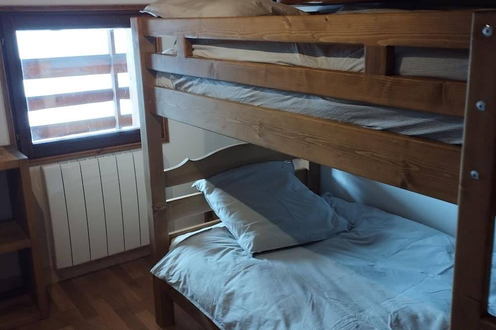 Nice family chalet, close to Les Saisies, Les Contamines, very easy access in Villard-sur-Doron, Albertville en omgeving