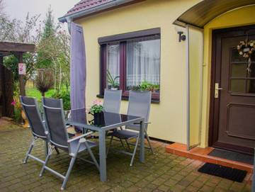 Ferienwohnung für 3 Personen, mit Terrasse, kinderfreundlich in Ribnitz-Damgarten
