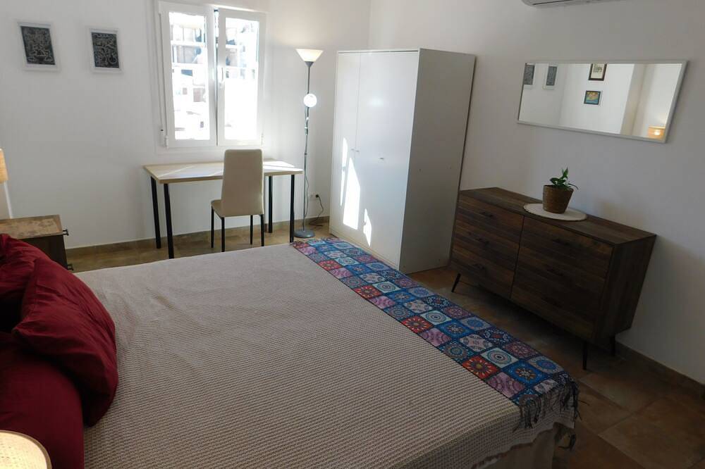 Casa Linda está ubicada en uno de los pueblos blancos más bonitos de la Axarquía in Almáchar, Provincia de Málaga