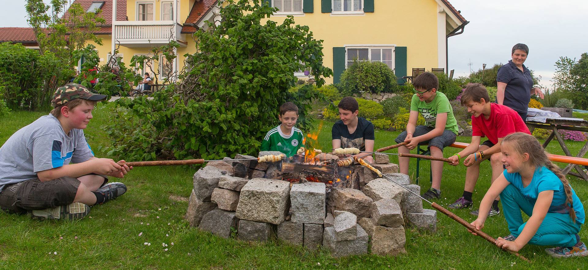Ganze Wohnung, Ferienhof Lecheler - Maisionettefewo 'Melisse' mit Terrasse und kostenfreiem Wlan in Bayerisch Schwaben