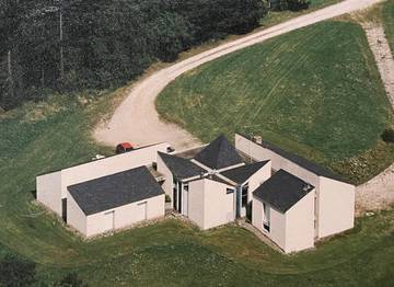 Gîte pour 9 personnes, avec jardin et terrasse à Latronquière