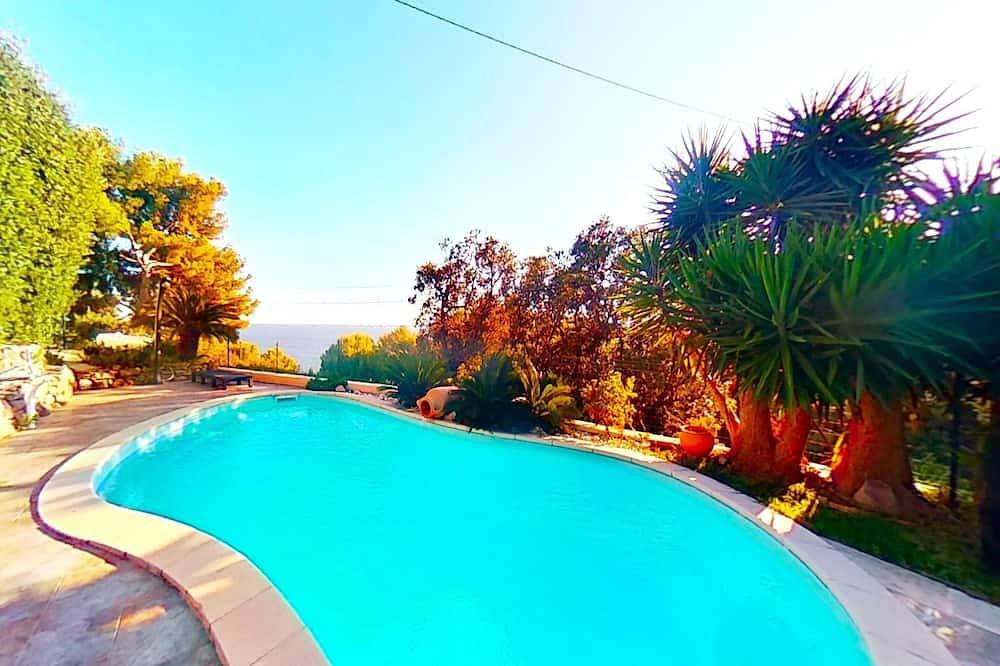 Casa en Carqueiranne junto al mar in Carqueiranne, Region de Toulon