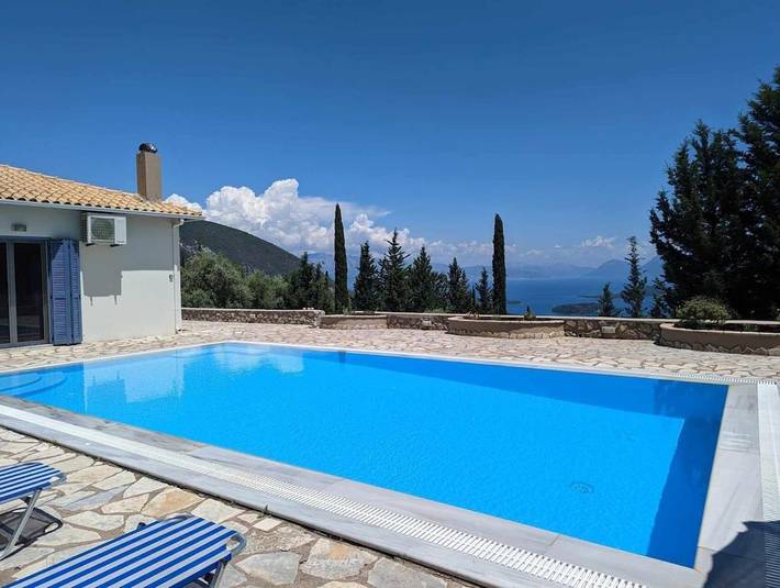 Διαμερίσματα διακοπών για 6 άτομα, με Ταράτσα και Κήπο καθώς και Πισίνα και Θέα στη Ράχη