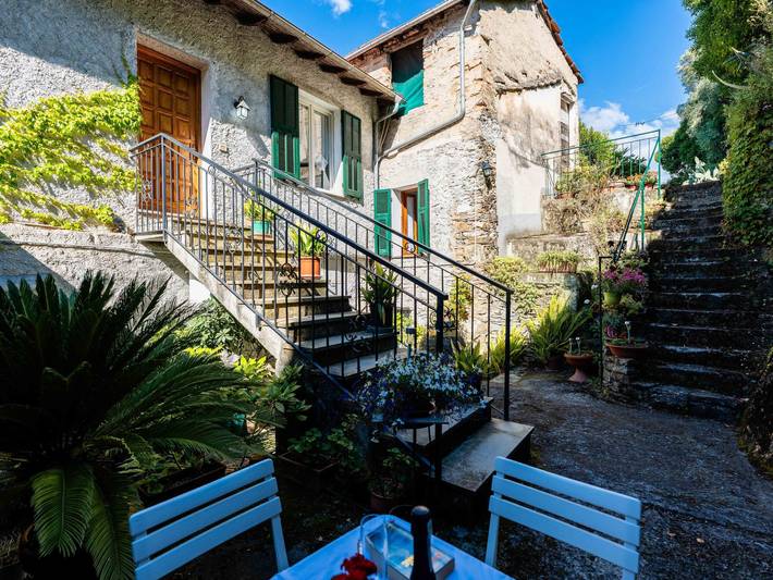 Ferienwohnung für 4 Personen, mit Terrasse und Garten, mit Haustier in Prelà