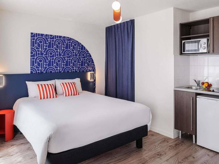 Appart’hôtel pour 2 personnes, avec Jardin et Vue
