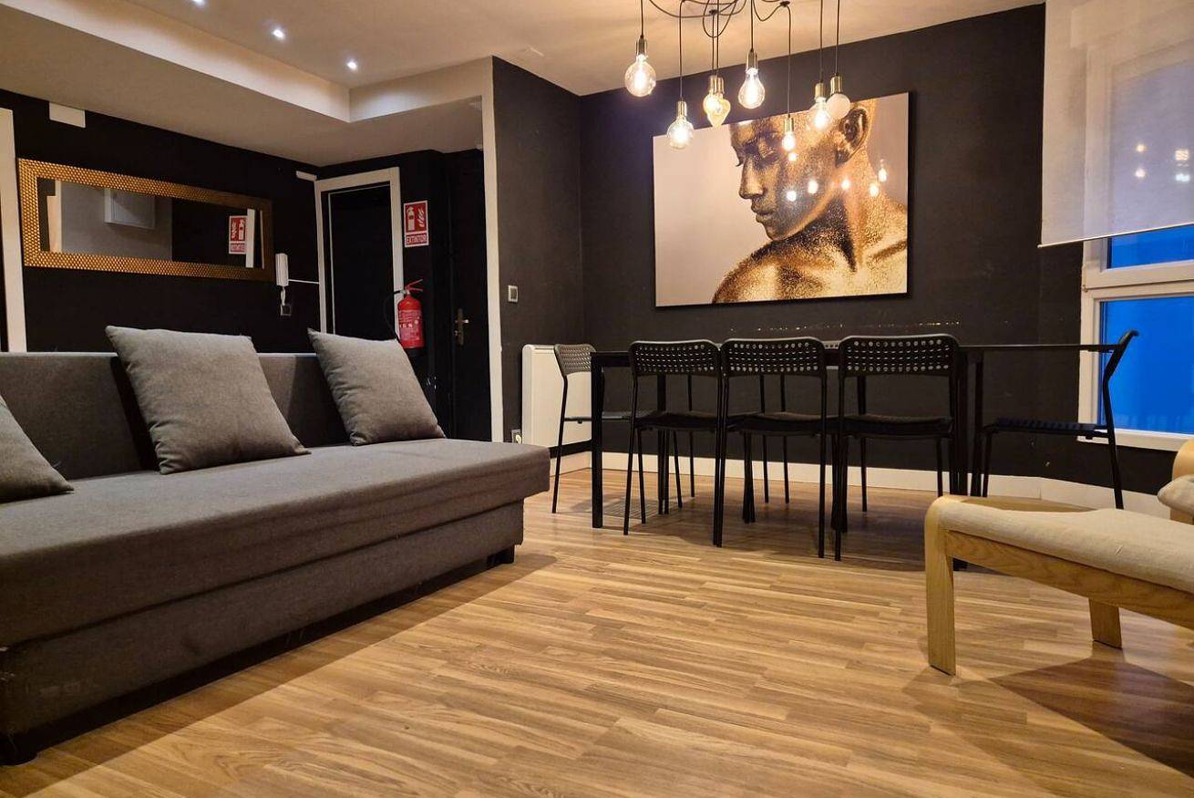 Apartamento entero, 184A Barrio la Arena con 4 dormitorios in Distrito Centro (Gijón), Gijón