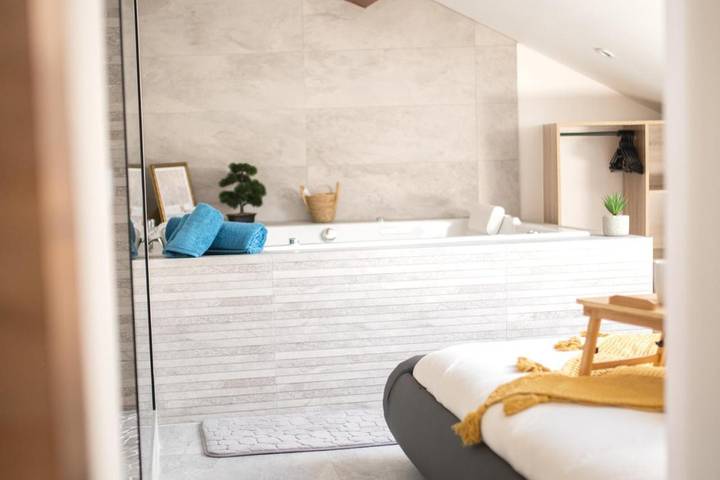 Appartement de vacances pour 2 personnes, avec Balcon et Jacuzzi ainsi que Terrasse et Sauna