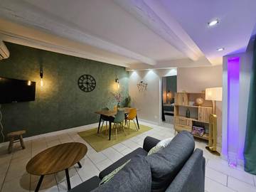 Gîte pour 3 personnes, avec terrasse à Saint-Victoret