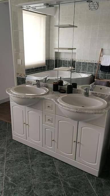 Appartement entier, One-Bedroom Apartment in Brazey-en-Plaine, Région de Beaune