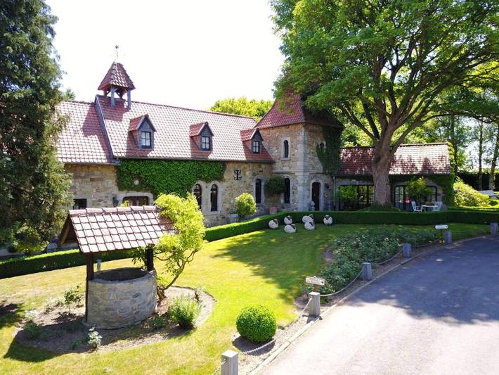 Ferienwohnung für 2 Personen, mit Terrasse und Garten sowie Pool und Sauna in Namur