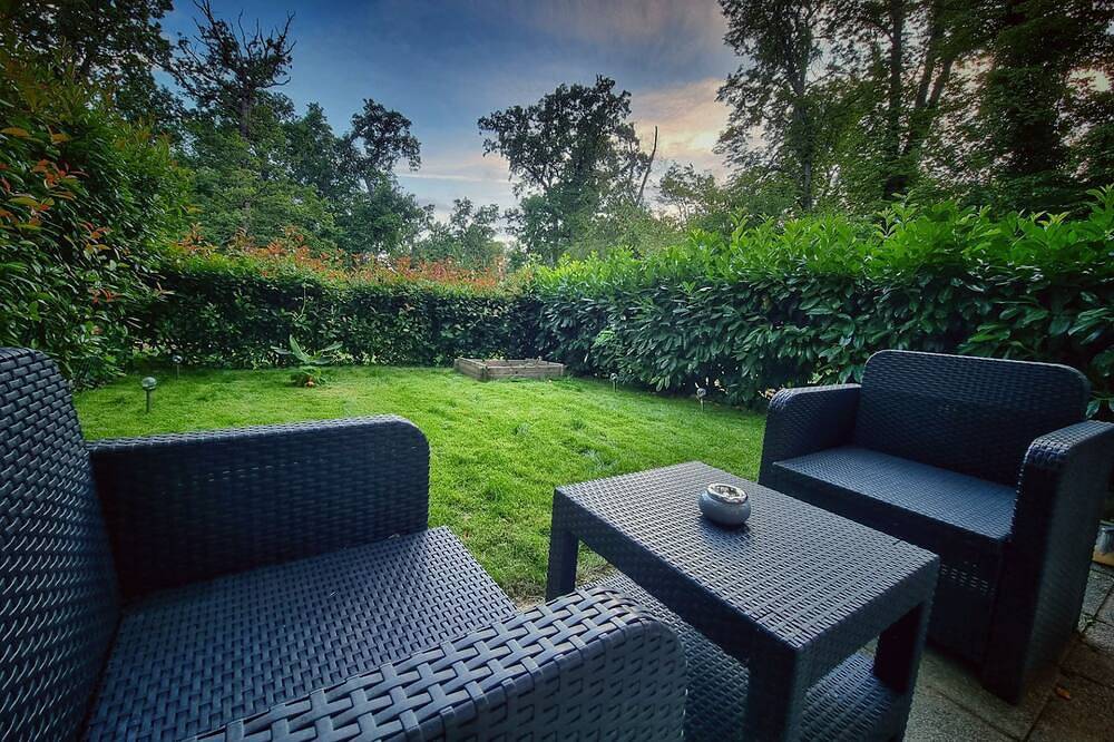 Apartamento entero, Modern studio with private Jacuzzi in Saint-Germain-lès-Corbeil, Essonne