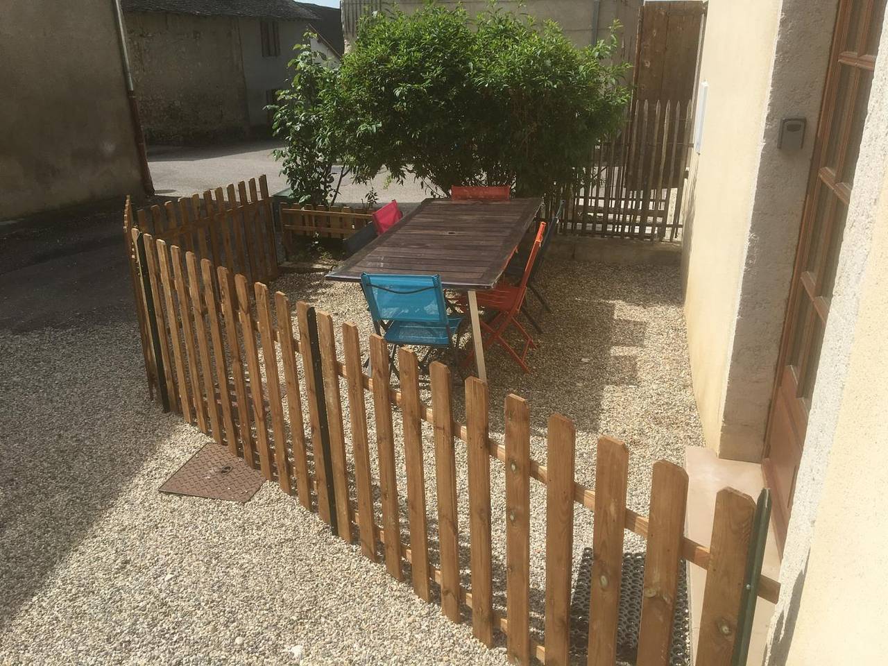 Chez l'épicier in Brangues, Région de La Tour-du-Pin