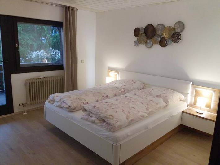 Ferienwohnung für 4 Personen, mit Balkon und Terrasse sowie Garten und Ausblick in Bad Dürkheim