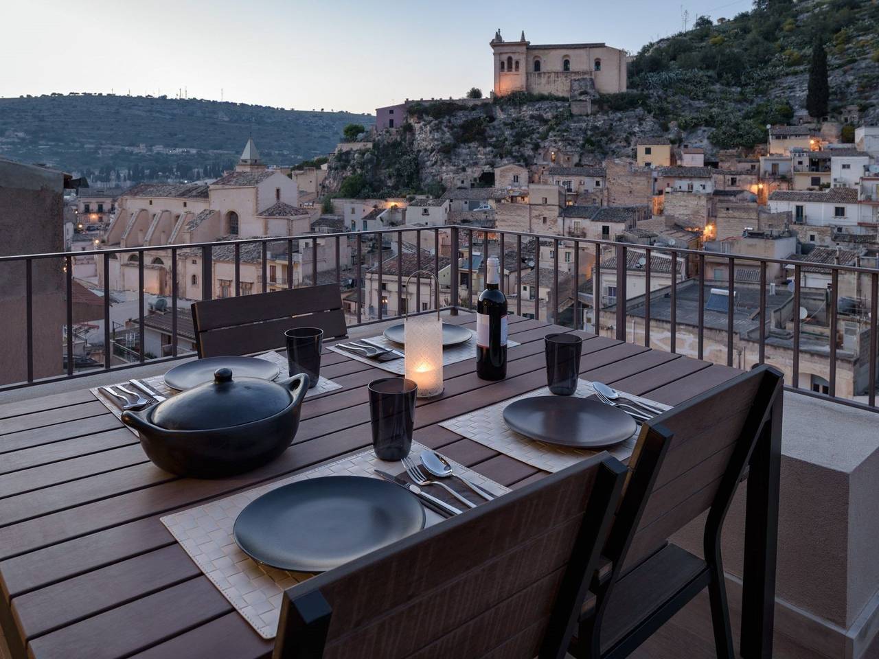 Entire apartment, Nettes Appartement in Scicli mit Möblierter Terrasse in Scicli, Ragusa Province