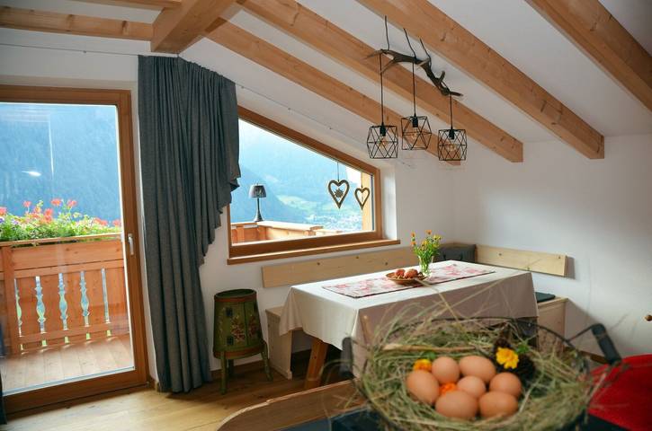 Agriturismo per 4 persone, con vista lago e giardino in Val Pusteria