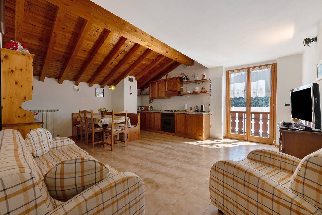 Casa Vacanze 'Vendrogno' con Vista Montagna, Giardino Privato e Wi-Fi in Vendrogno, Comune di Vendrogno