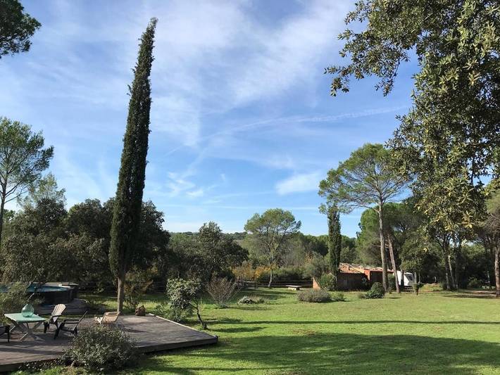 Chambre d’hôte pour 2 personnes, avec piscine ainsi que vue et jardin à Le Cannet-des-Maures