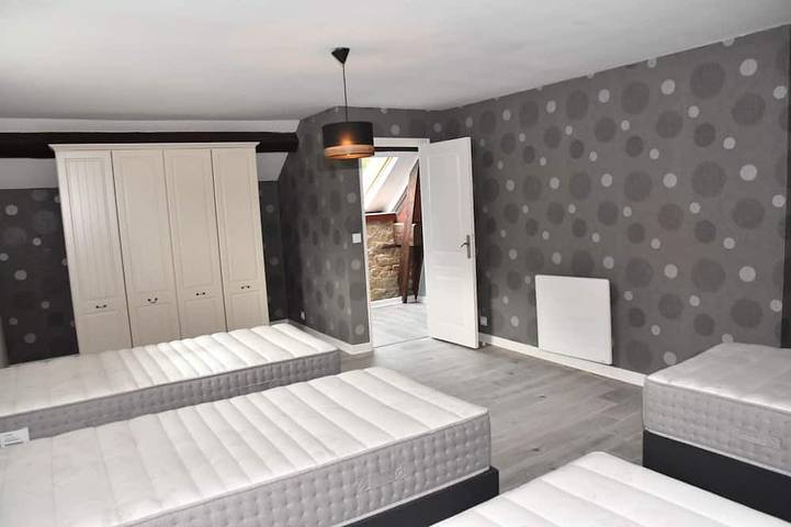 Location de vacances pour 12 personnes, avec jardin et jacuzzi à Clécy - 2