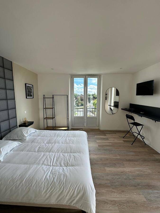 Appartement entier, One-Bedroom Apartment in Hirson, Aisne
