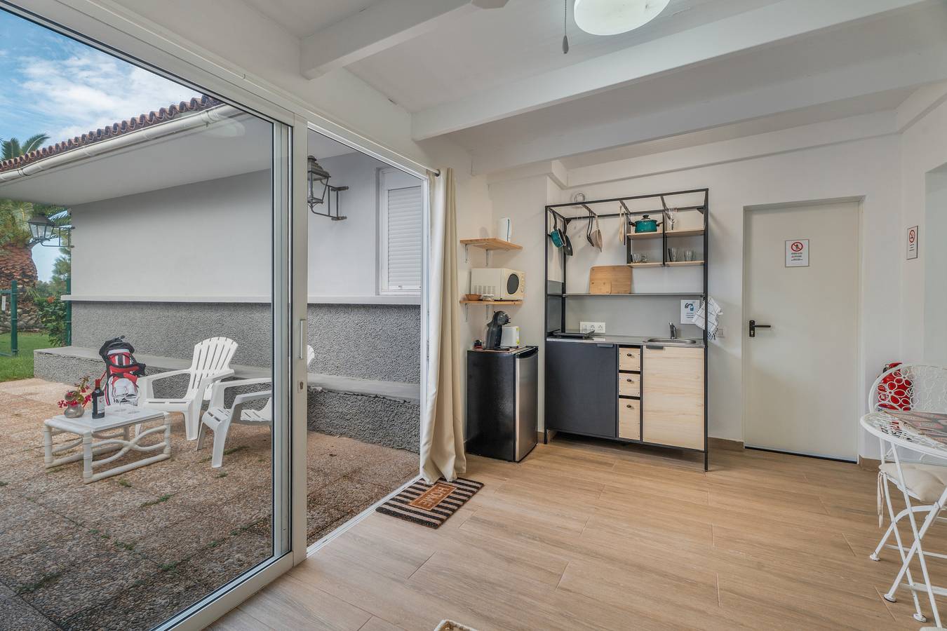 Entire apartment, Holiday Apartment 'Casita El Peñoncito' with Views of Teide, Private Terrace and Wi-Fi in Tacoronte, North Tenerife