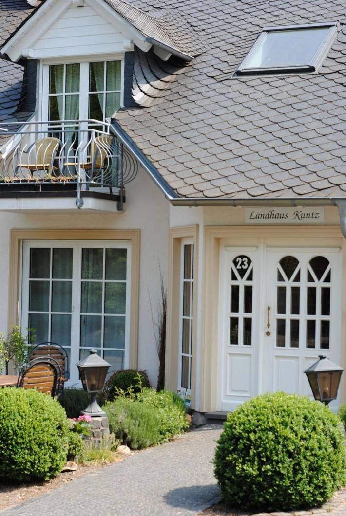 Hotel für 2 Personen, mit Ausblick und Garten in Lieser - 3