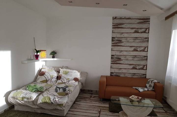 Ganze Wohnung, Gemütlich in der Innenstadt mit kostenlosen Parkplätzen in Ketschkemet, Kecskeméti járás
