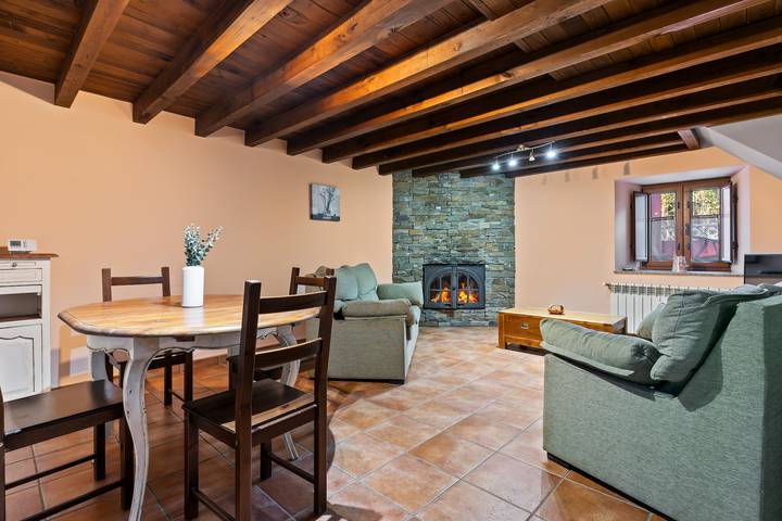 Maison de campagne "Esteiro" avec jardin partagé et Wi-Fi in Ortigueira, Rías Altas