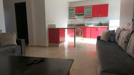 Gîte pour 4 personnes, avec vue ainsi que piscine et balcon dans Sidi Rahal