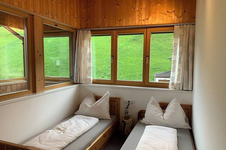 Ganze Wohnung, Moderne und gemütliche Ferienwohnung Nähe Burg Heinfels und Skigebiet Thurntaler in Sillian, Bezirk Lienz