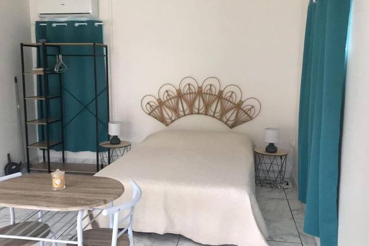 Gîte pour 2 personnes, avec jardin et terrasse dans Rivière des Pluies