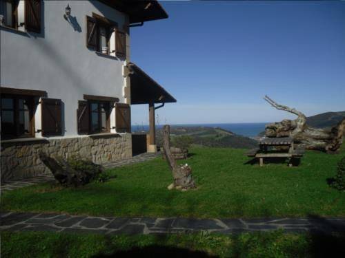 Casa rural para 12 personas, con Terraza además de Jardín y Vistas en el País Vasco - 2