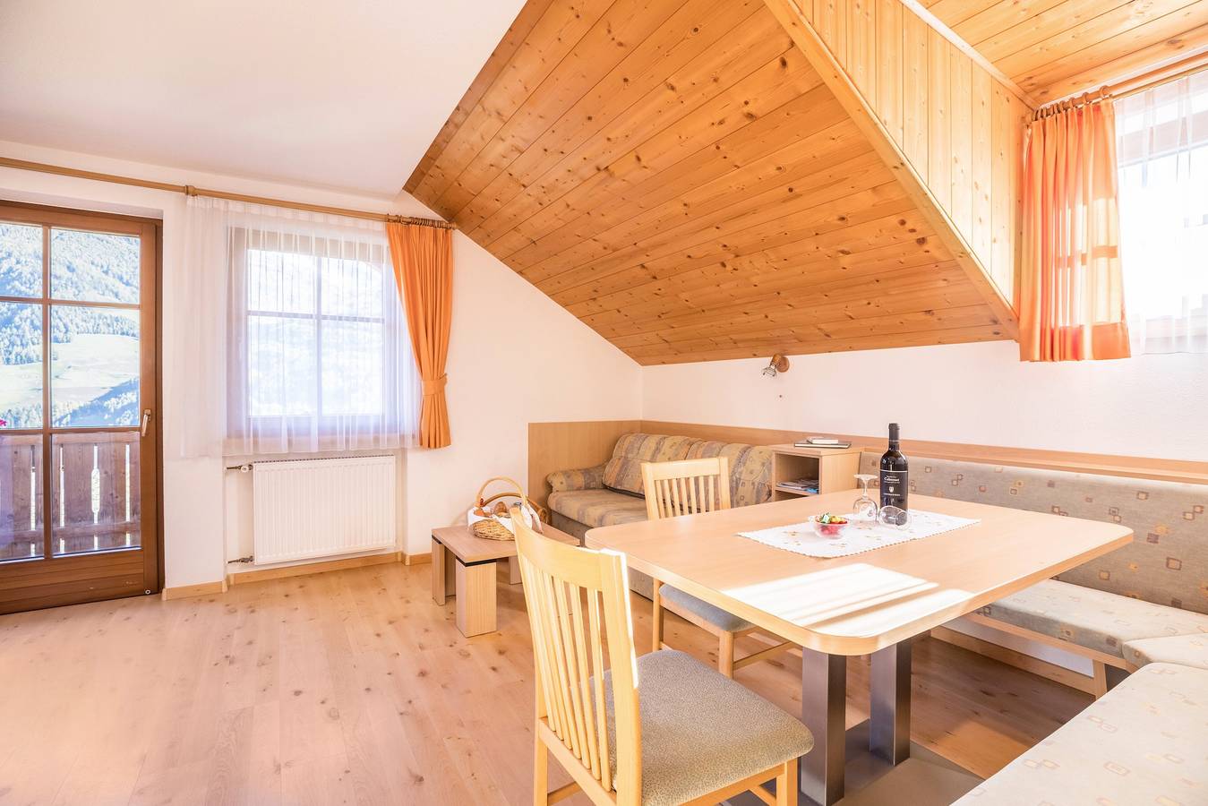 Ganze Wohnung, Ferienwohnung "Kuglerhof 1" mit Bergblick, Wlan, Balkon, Terrasse & Garten; haustierfreundlich in Steinhaus (Ahrntal), Ahrntal