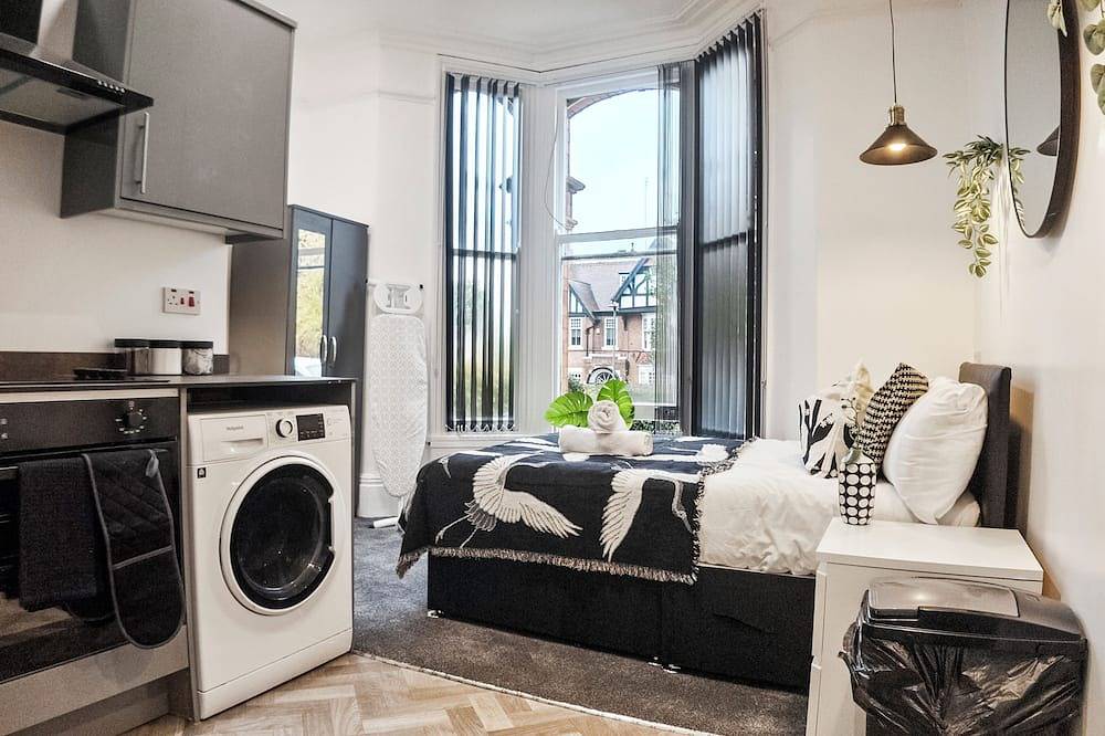 Entire apartment, Chic & Cosy Studio | Stylish New Build in Birmingham in Birmingham, Birmingham Area